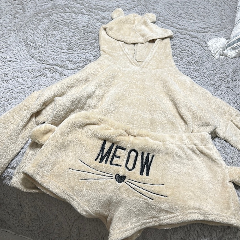 Meow cat lounge set